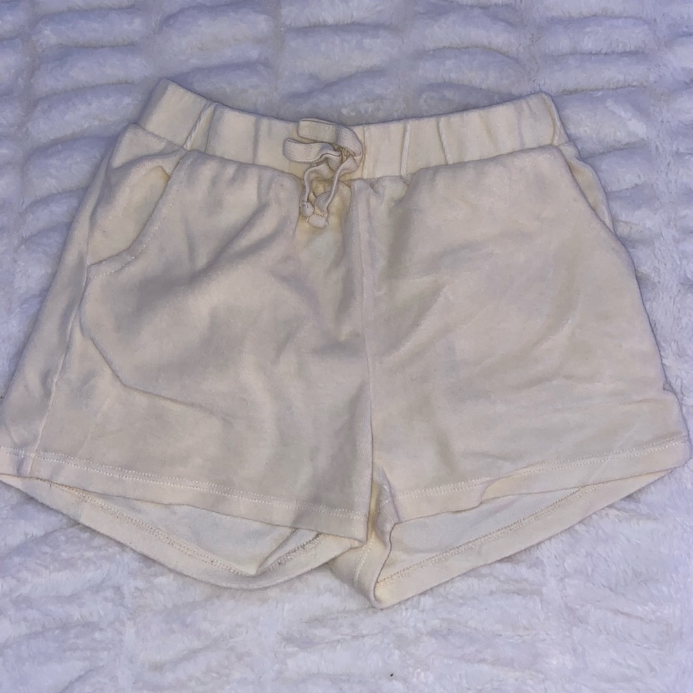 RSQ TILLYS BEACH SHORTS || SIZE XXS Beach shorts || Girls Velour Cream shorts